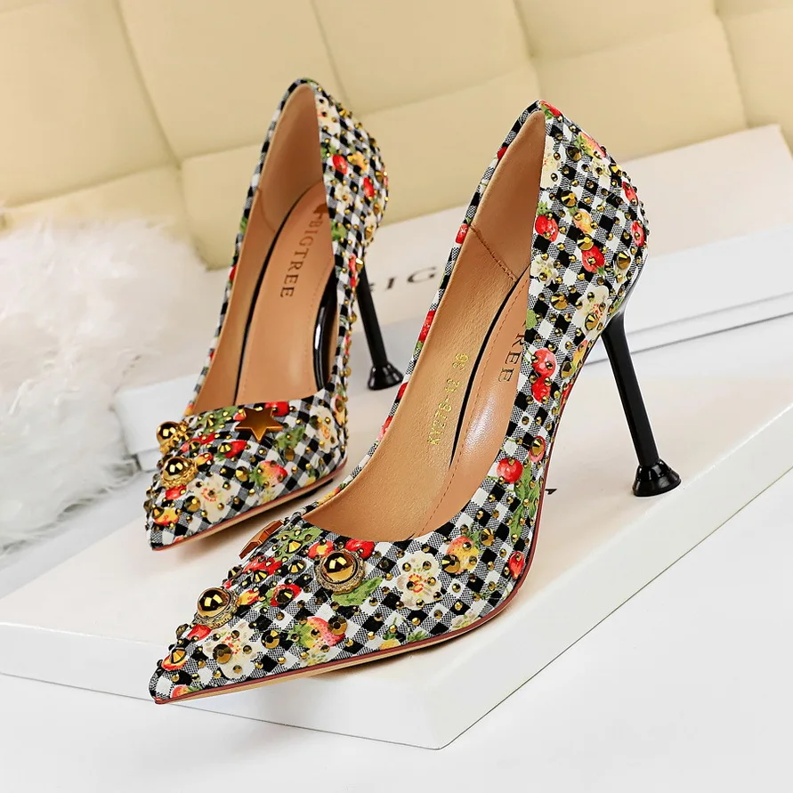 

Famous Brand Custom made Lady Shoes Pumps Female Flower Woman Heels Rivets Customise zapatos de mujer sapato feminino