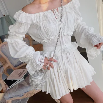 

Runway Chic Tops 2019 Women Elegant Ruffles Long Sleeve White/Black Lace Patchwork Blouses Womens