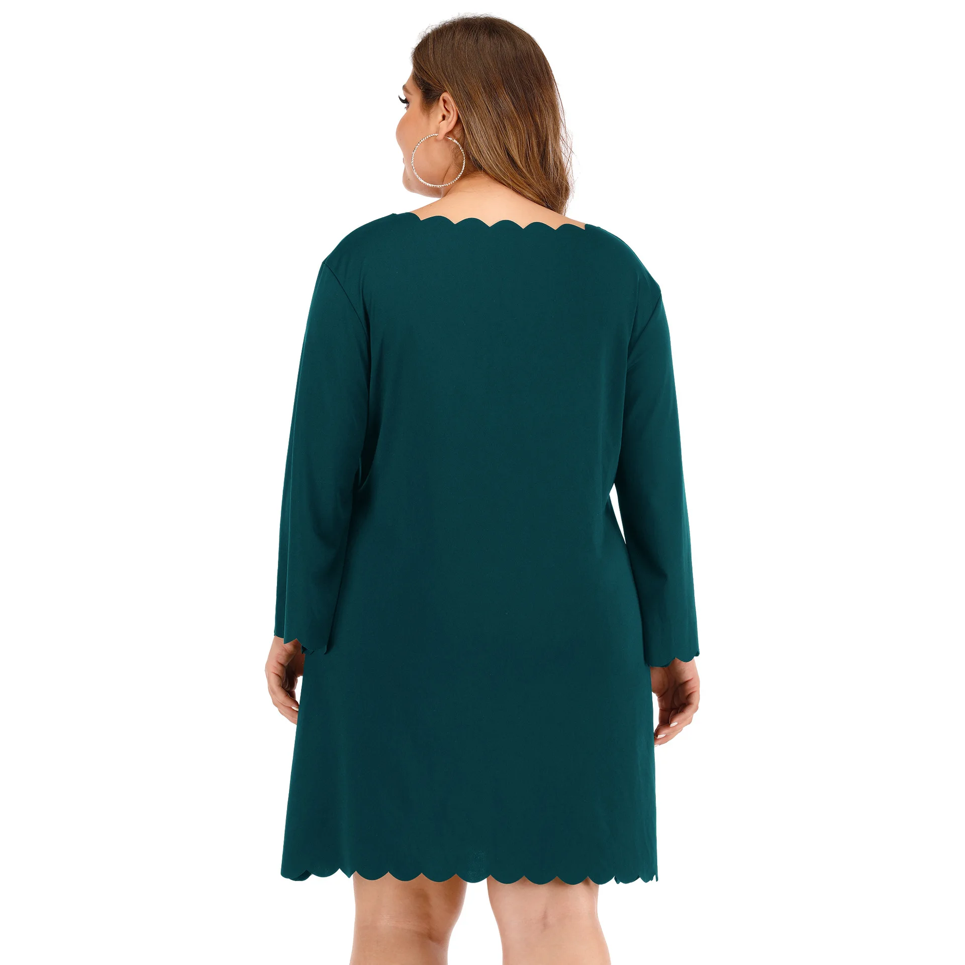 Large Size Dress Scalloped-Edge Sequin Lips Embroidery Pattern Loose-Fit Casual Dress Women's 191137