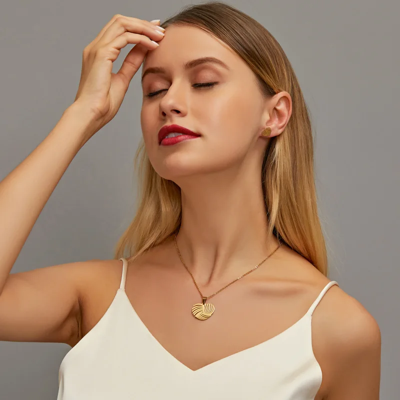 14362113687_2130544268