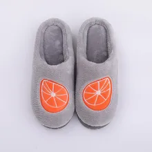 Новинка; женские и мужские тапочки для влюбленных пар; коллекция года; модные теплые домашние тапочки из флока на нескользящей подошве; домашняя обувь; chanclas mujer