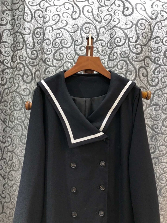Winter new double-breasted women hem crimping INSTITUTE wind Dress 1014