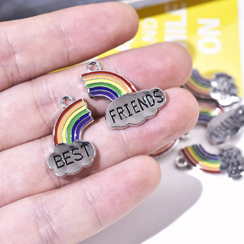 Комплект из 2 вещей одежда Радужный мост и подвесных ламп с надписью Best Friend
