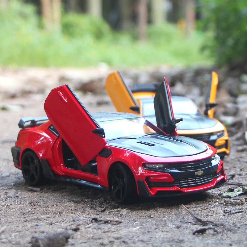 

Model 1: 24 Chevrolet Sports Car Alloy Car Model Camaro Gold Steel Transformation Boy Car Model Toy Car