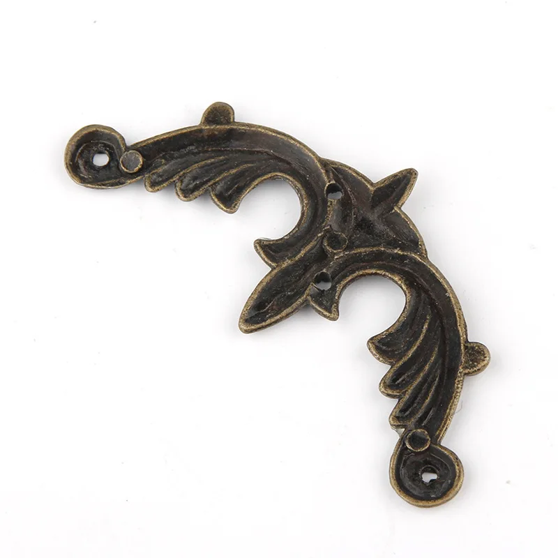 

2Pcs Antique Zinc Alloy Wooden Box Coner,Wine Box Protector,Gift box CornerEmbellishment Corner code,Corner Brackets