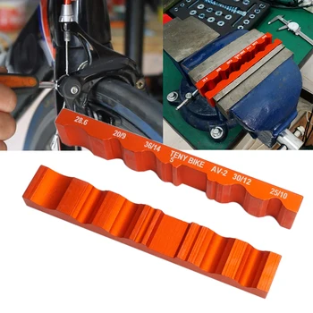 

1set Axle Spindle Pedals Vice Insert Tool Universal Shaft Clamp Practical Easy Apply Cycling Accessories Bicycle Hub Shockproof