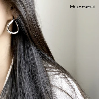 

HUANZHI 2020 New S925 Gold Metal Geometric Irregular Distortion Big Round Stud Earrings Punk For Women Girls Party Jewelry