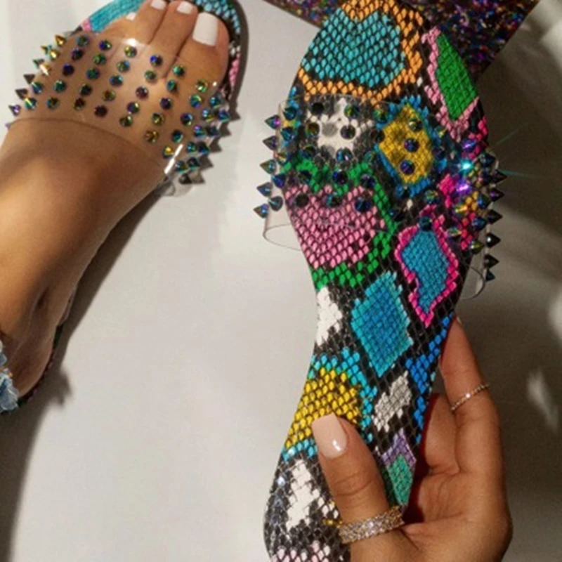 

Siddons 2020 Fashion Snake Leather Slipper For Women Open Toe Rivets Studs Ladies Summer Casual Beach Shoes Female Flats Slipper