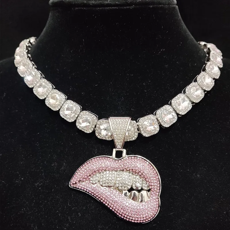 ZIDOM Bite Lip Necklace - Rock Vibe