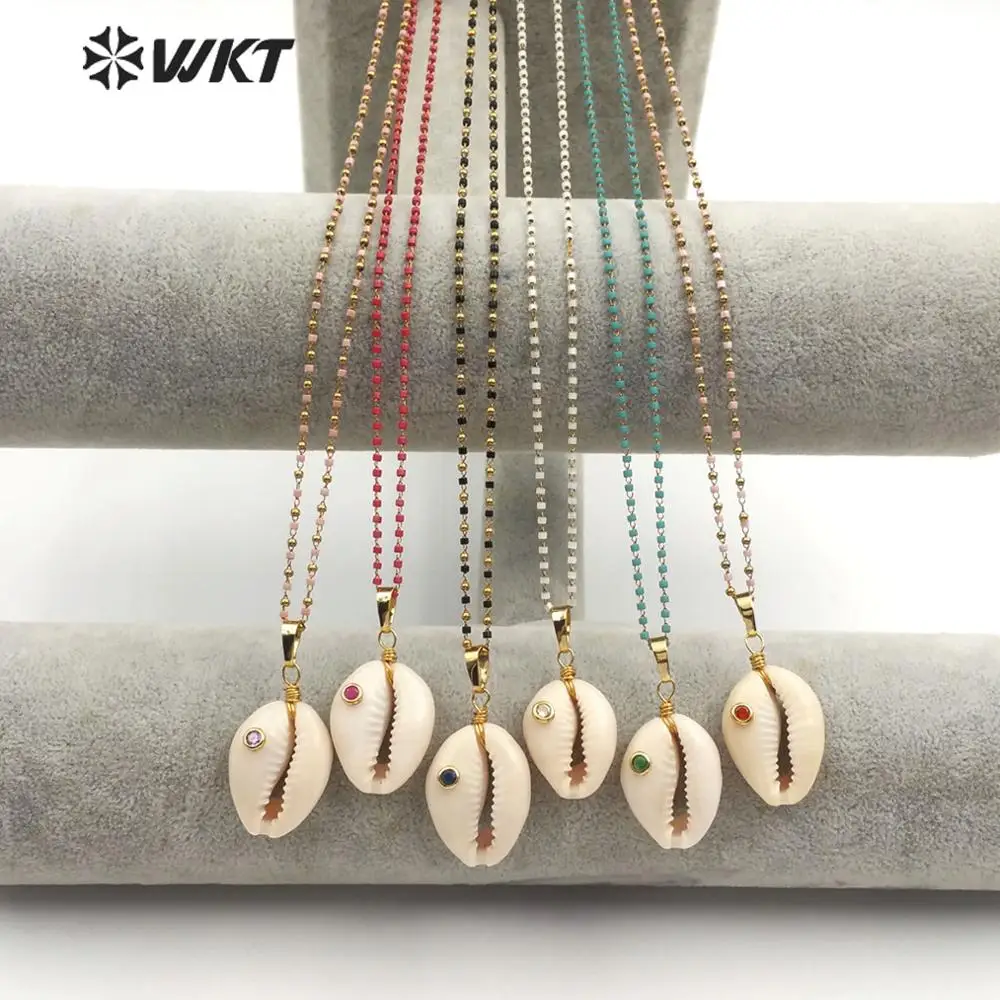 

WT-JN096 Natural Cowrie Shell Necklace Cubic Zirconia Pave With Gem Stone Bead Chain Gold Electroplated Chain Necklace