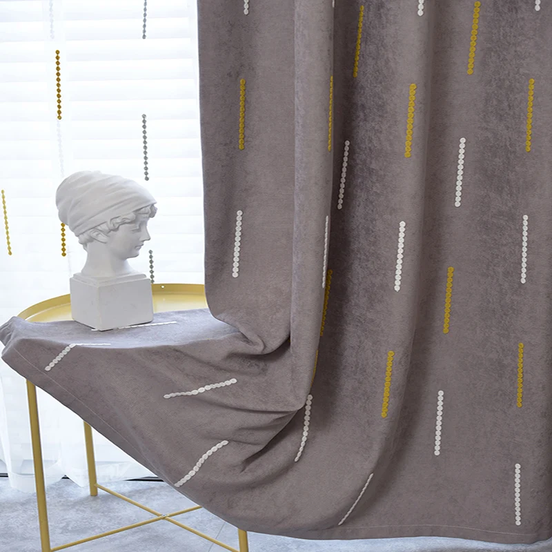 Желто серые индивидуальные полосатые затемненные шторы для спальни