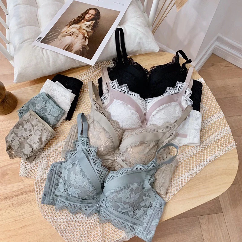 Комплект женского нижнего белья хлопковые трусы с кружевной отделкой пуш-ап