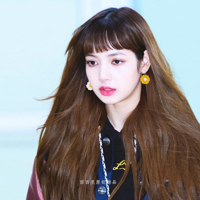 Kpop Blackpink Lisa same новые корейские праздничные модные маленькие новые серьги женские цветочные милые индивидуальные серьги-клипсы