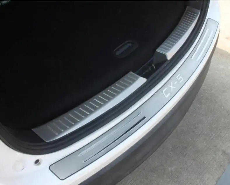 

REAR OUTER BUMPER PROTECTOR TRIM DOOR SILL SCUFF COVER PLATE ACCESSORIES Fit For Mazda CX-5 CX5 2013 - 2018 Car Styling