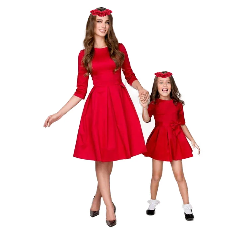 Модная семейная одежда; Одинаковая одежда для мамы и дочки и головной убор; платье для маленьких девочек; платья для мамы и дочки - Цвет: red
