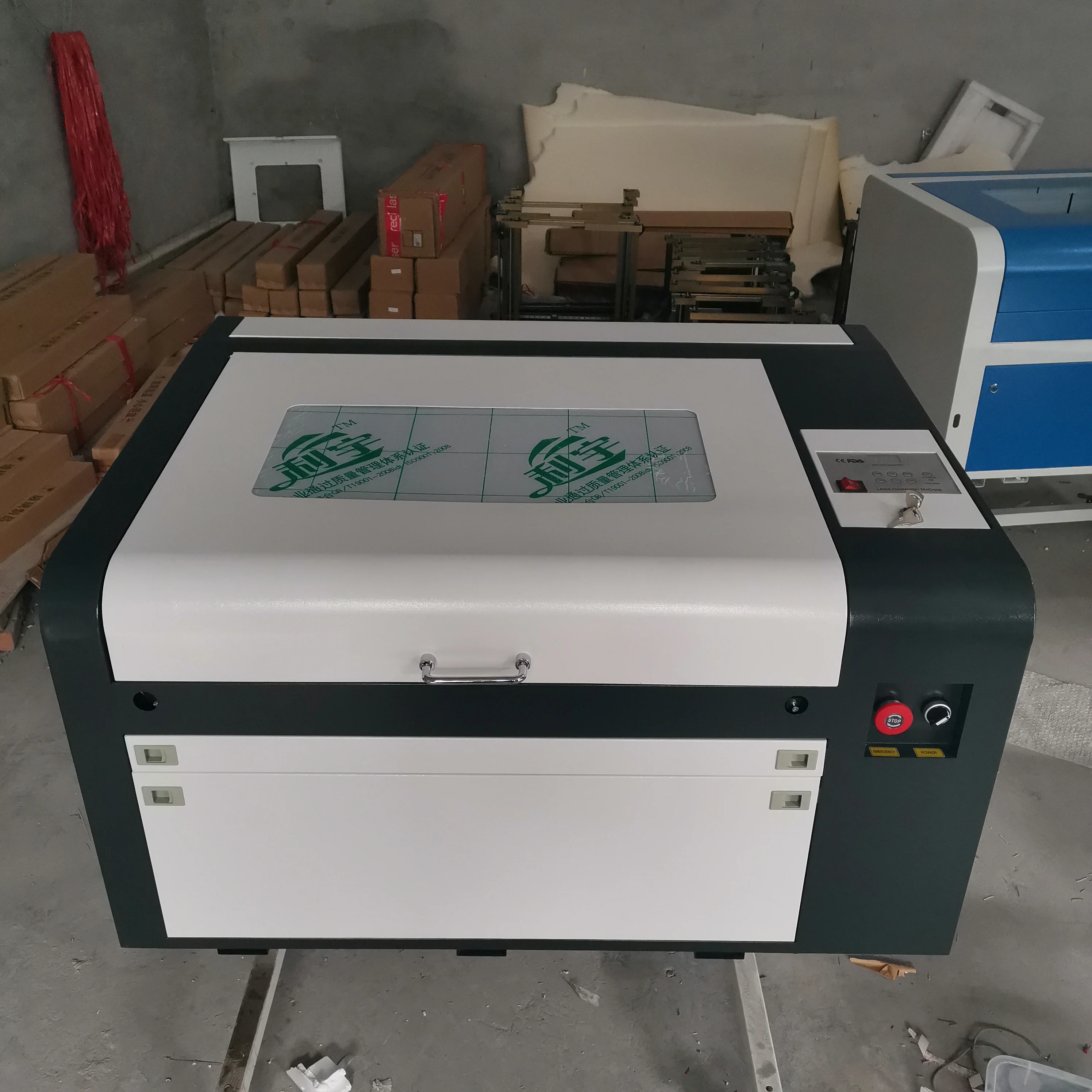 4060 RECI 100W CO2 laser engraving machine with up and down working table to Russia include customs duty and tax