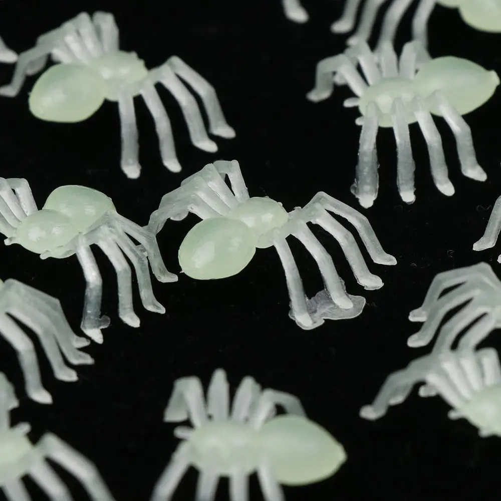 50 Pcs/Set Creative Luminous Realistic Fake Spiders 2*1.4cm Plastic Trick Play Toy For Party Halloween Haunted House Decoration