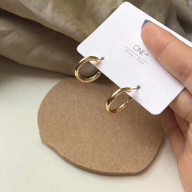 Fashion Distortion Interweave Twist Metal Circle Geometric Round Hoop Earrings for Women Accessories Retro Party Jewelry