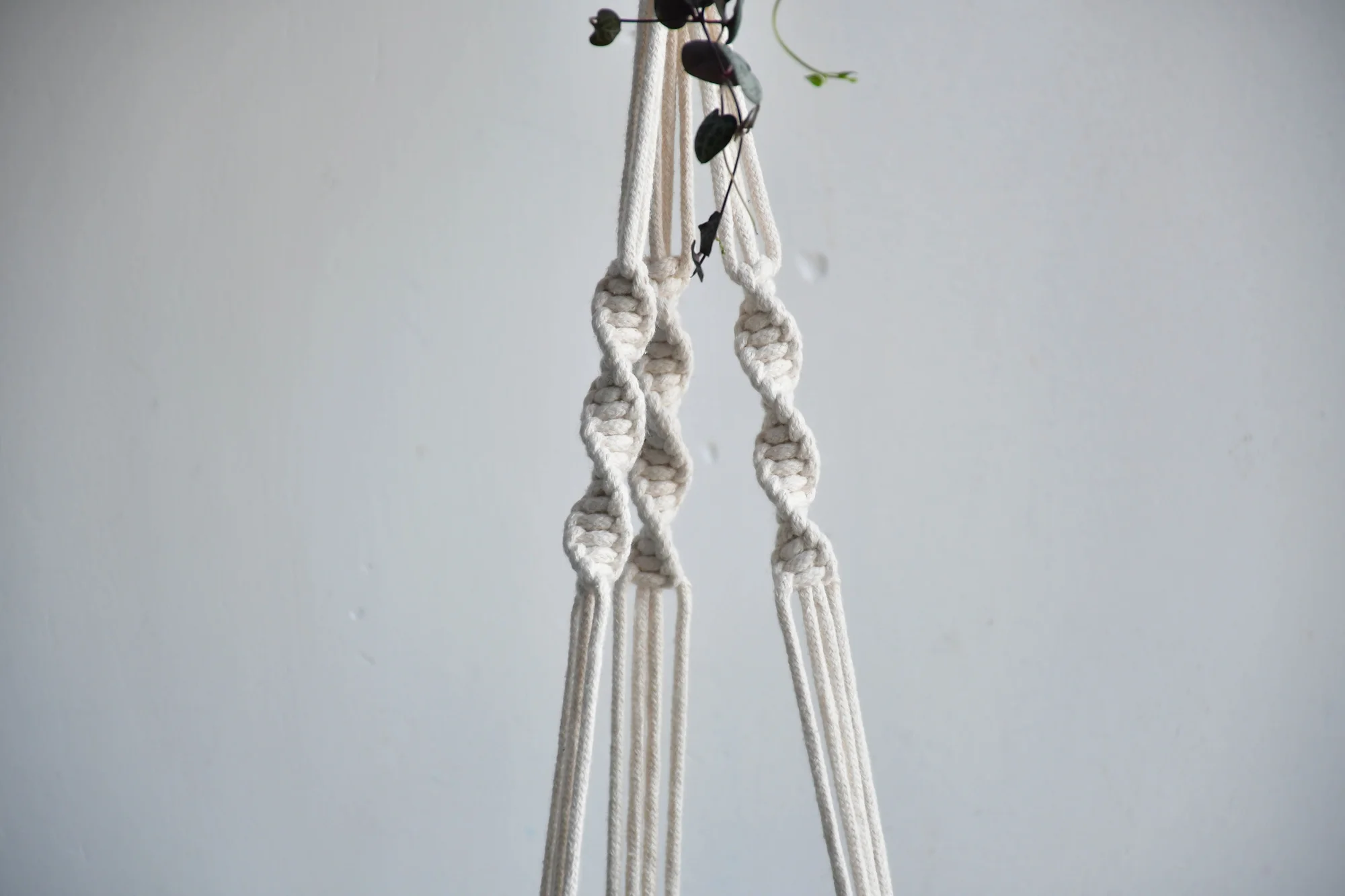 New arrival  100% handmade macrame plant hanger pot holder hanger for pot macrame hanger for plant hanger for flowerpot
