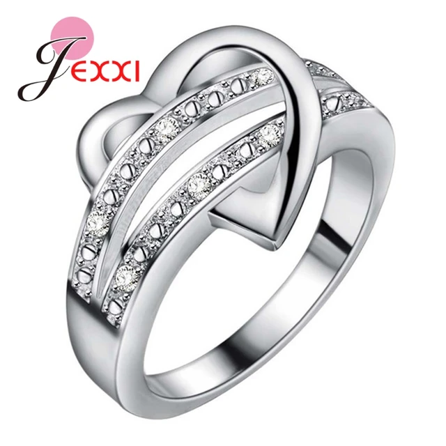 17 best signet rings for women - the 2023 pinky ring trend Meghan Markle  loves | HELLO!