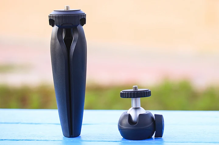 Ulanzi Mini Tripod, Cell Phone Tripod, Tabletop Holder Tripod Stand for iPhone/Camera/DLSR/Android Smartphone/Projector