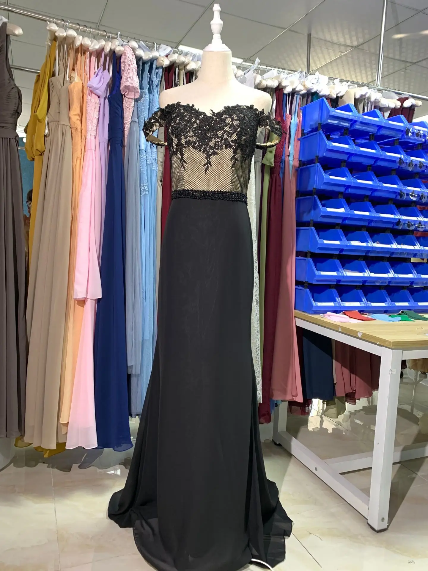 

2019 new lace, long Strapless trailing simple fashion black wedding dress mocini tailor