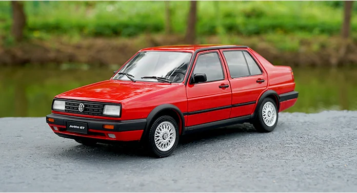 Заводской 1:18 Масштаб литья под давлением VW Volkswagen JETTA GT MK2 модель автомобиля с небольшим подарком - Цвет: White