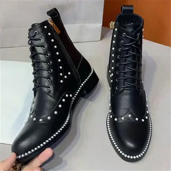 

Botines Mujer Short punk Black Cowgirl Ankle Boots For Woman Round Toe Studded Pearls Flat Gothic Shoes Woman Lace up Bota