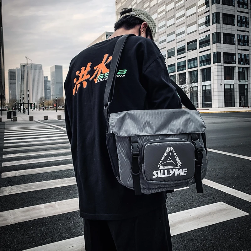 

Fashion Brand Messenger Bag Tooling Charter Function Shoulder Bag Student Leisure Class Bag Postal Package & Included Real Shot