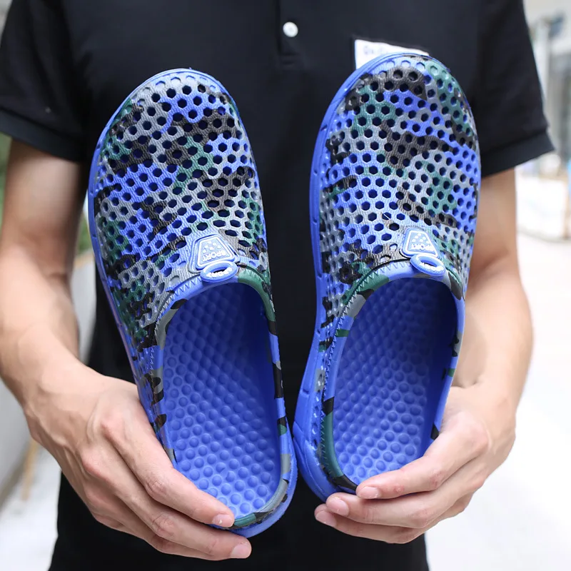 Лидер продаж; сезон лето; камуфляжные шлепанцы; пористая обувь с закрытым носком и вырезами; большие размеры; мужские полутапочки