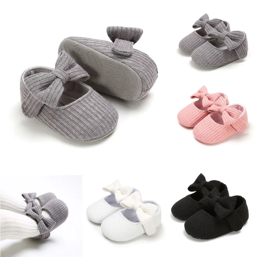 Мягкая хлопковая обувь принцессы с бантом и сердечками для маленьких девочек; кроссовки с подошвой для кроватки; 0-18 месяцев