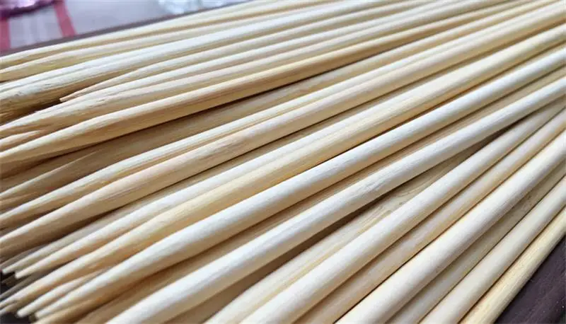 20cm x 4mm bamboo skewes (5)