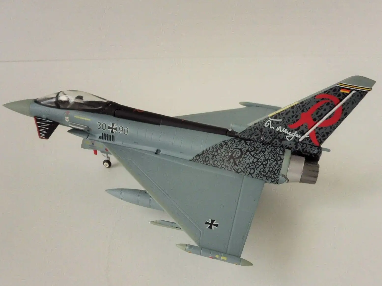 Герпа немецкие ВВС EF-2000 Eurofighter Typhoon 1/72 литье под давлением модель самолета