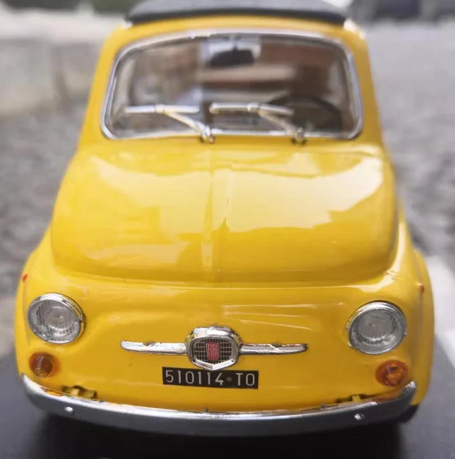 Модель автомобиля Burago 1/24 Fiat 500 F(1965) подарок на день Святого Валентина| |