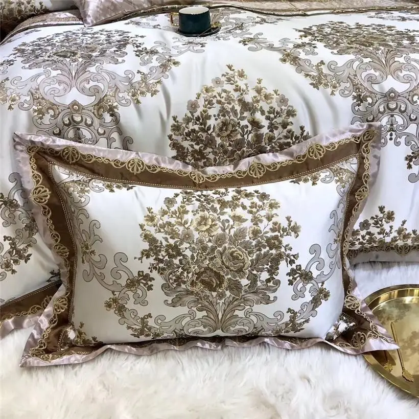 Комплект роскошного жаккардового постельного белья с цветочным принтом