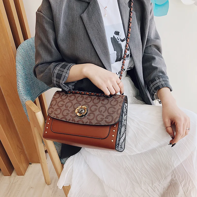 

Women's 2019 New Fashion Patchwork Handbags Large Capacity Lady's Letters Shoulder and Messenger Pockets Women's Trend Cover Bag
