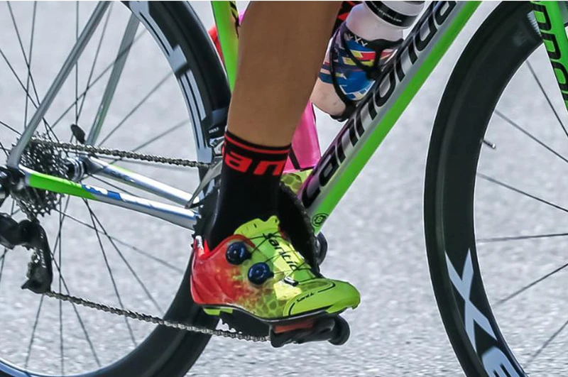 SANTIC ALPHA Road Shoes Vent углеродистая дорожная обувь дорожная дышащая обувь с замком обувь для велоспорта гоночная команда обувь для верховой езды