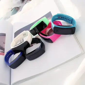 

Creative LED Silicone Wristband Bracelet Lightweight Soft Fashion Fitness Sports Band Watch for Men Women