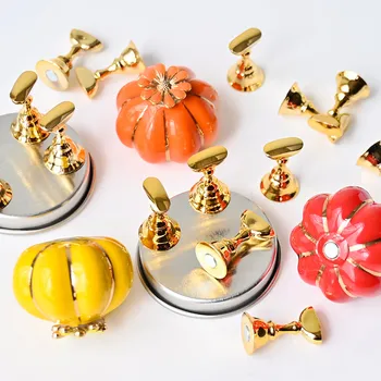 

67g/2.36oz Magnetic Pumpkin Base Holders Fingernails Display Pumpkin Design for Manicure Stand Alloy False Nail Shelf Set 3*2in