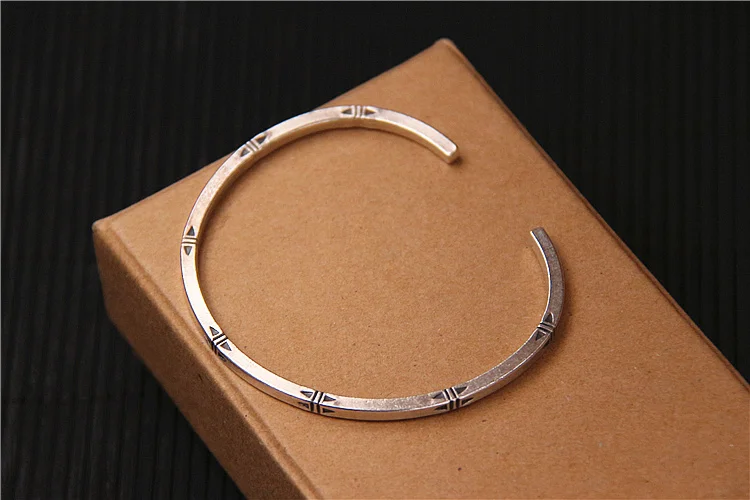 Vintage Sterling Silver Round Minimalist Bangle with Opening