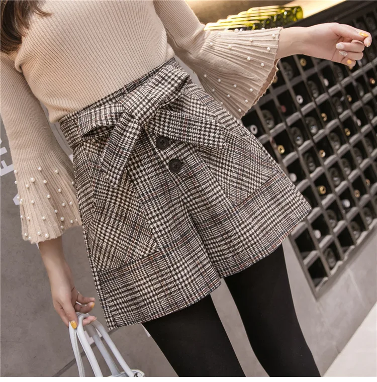 New Autumn Winter Wool Shorts Women Korean High Waist Plaid Wide Leg Shorts Femme Casual Loose Boots Shorts