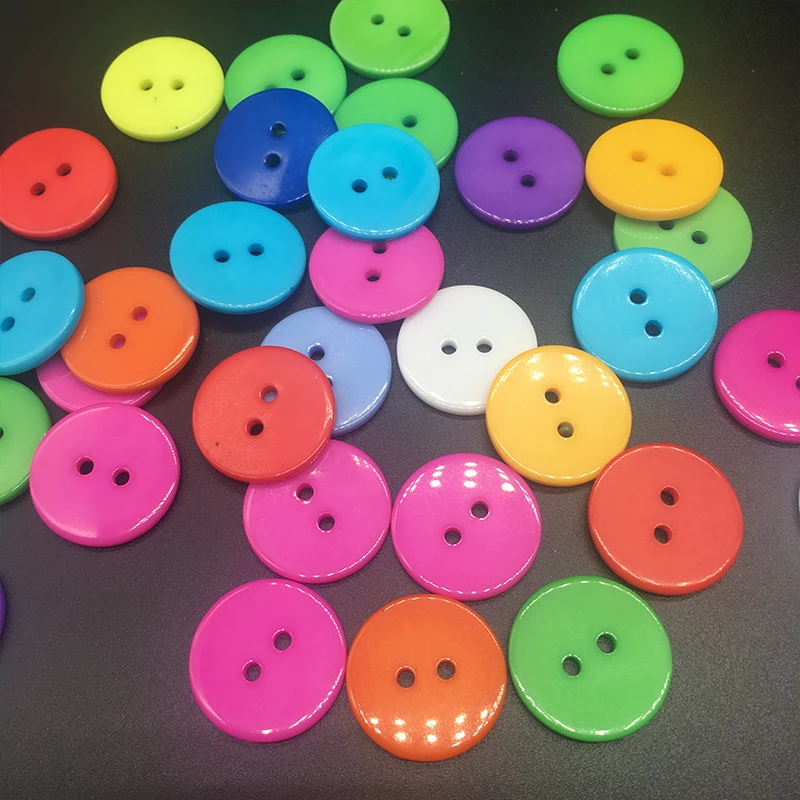 

XINDONG Round 2 Hole Resin Button Sewing Fit Scrapbooking Apparel Crafts Diy Decoration 20 MM Mixed Color 5 pcs