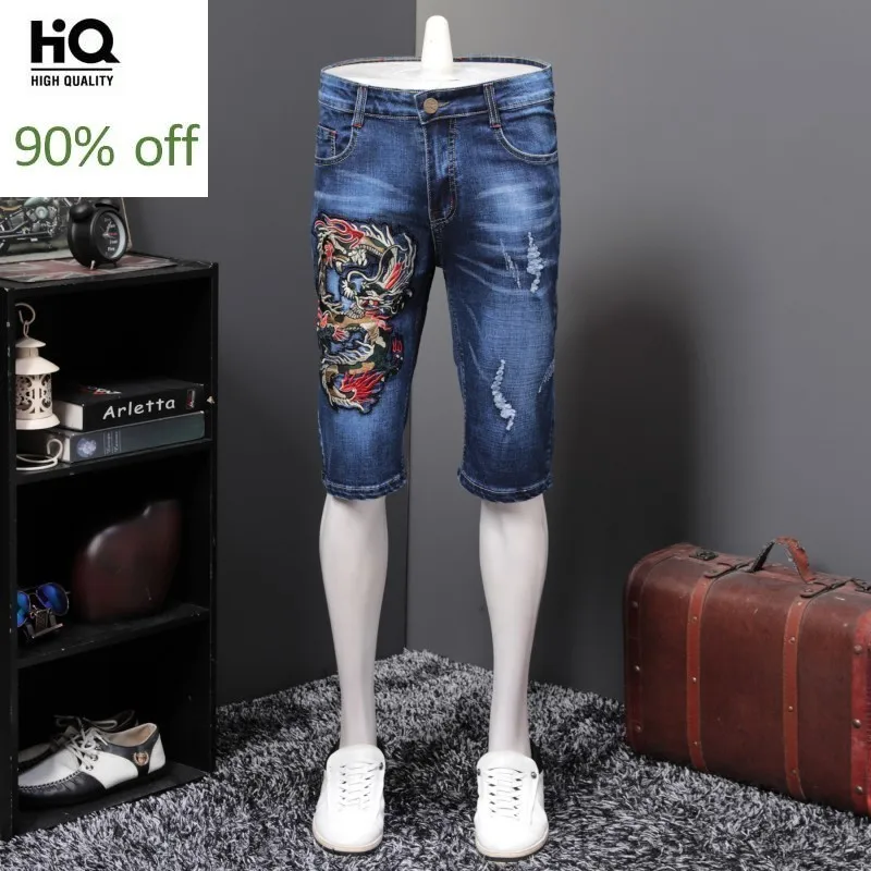 

Summer Dragon Embroidery Mens Straight Knee Length Denim Pants Fashion Lighweight Elastic Hole Ripped Slim Fit Jeans Plus Size