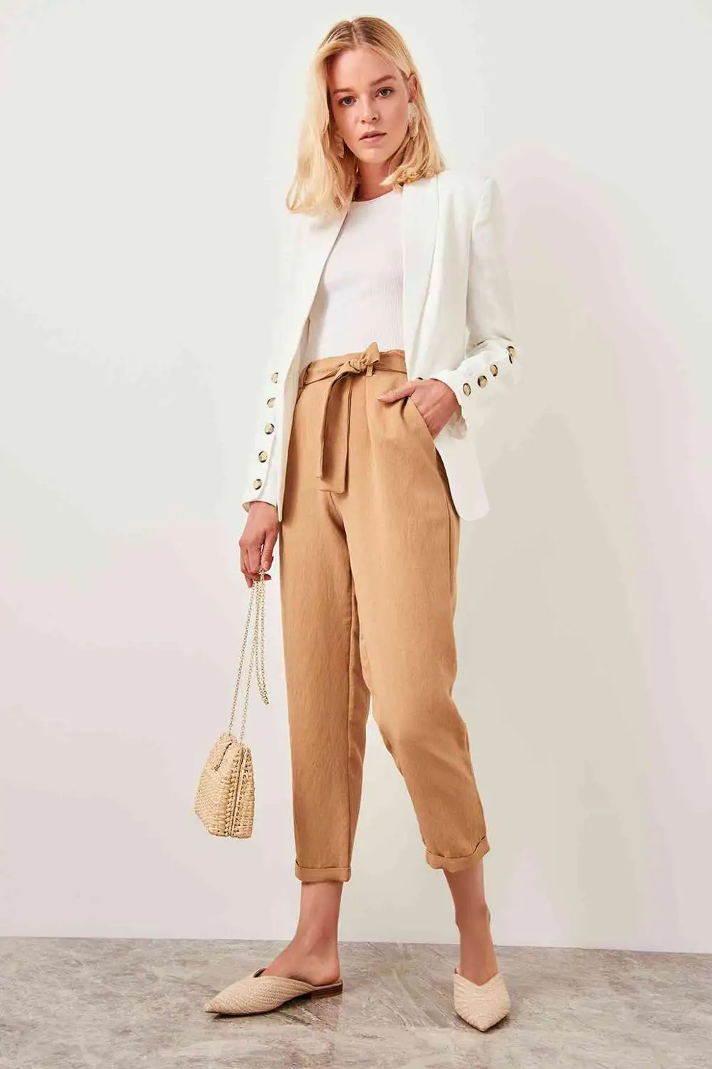 Trendyol женский синий ремень Подробные повседневные брюки TWOSS19ST0069 - Цвет: Хаки