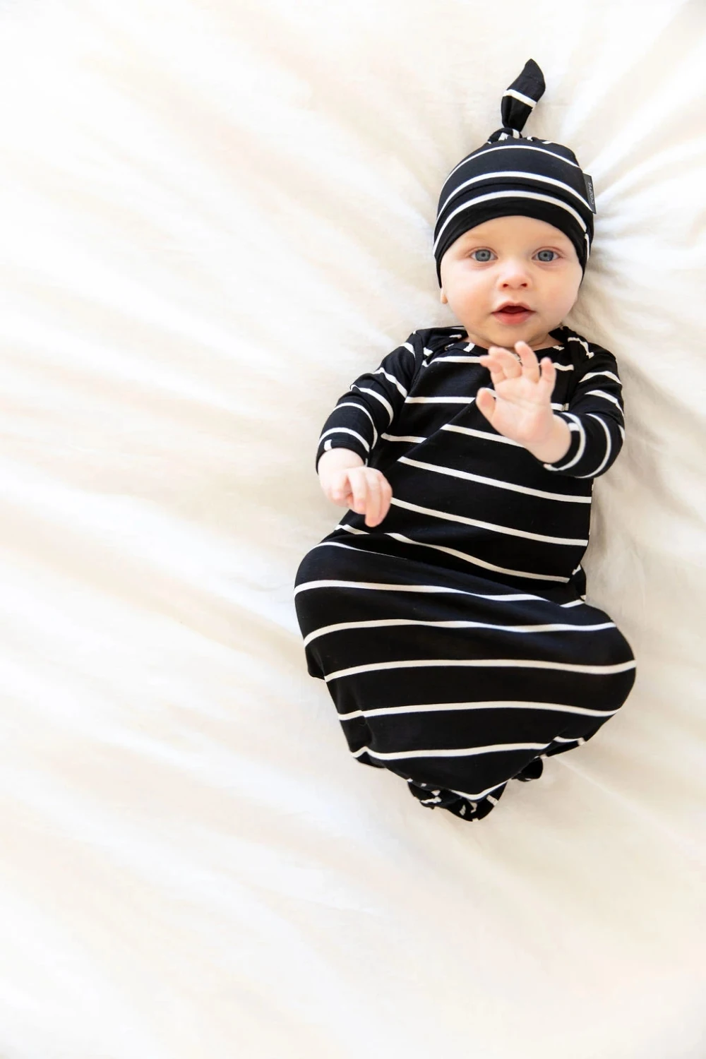 Детская одежда для постельных принадлежностей, 2 предмета, пеленка для новорожденных, муслиновое одеяло для младенцев, полосатая спальный мешок с длинными рукавами+ шапочка, комплект