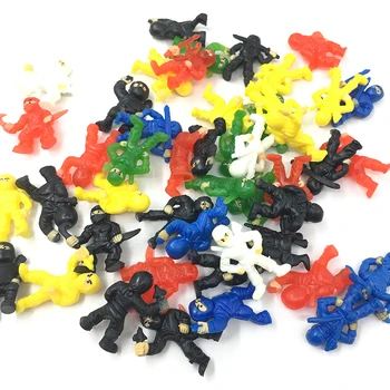 בובות נינג'ה מפלסטיק – סט של 35 יחידות