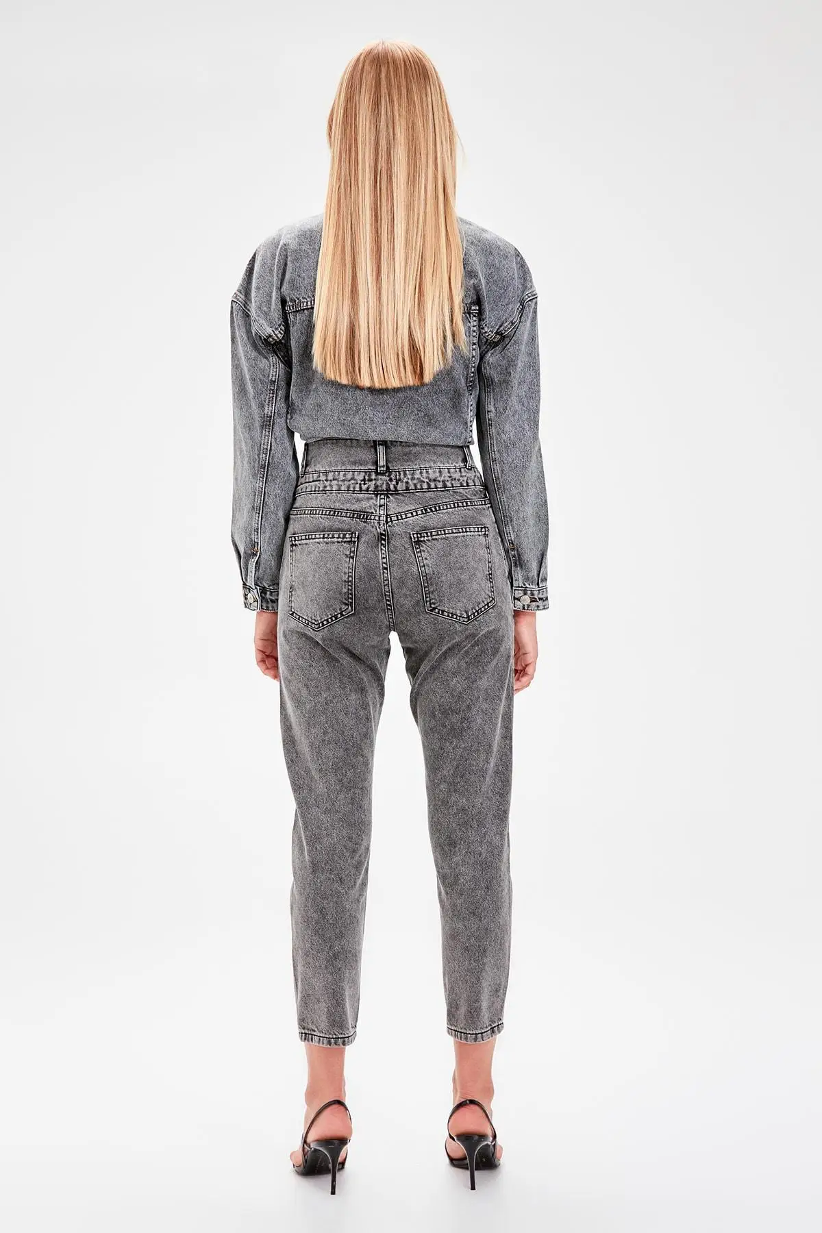 Джинсы Trendyol Anthracite с завышенной талией для мам TWOAW20JE0070