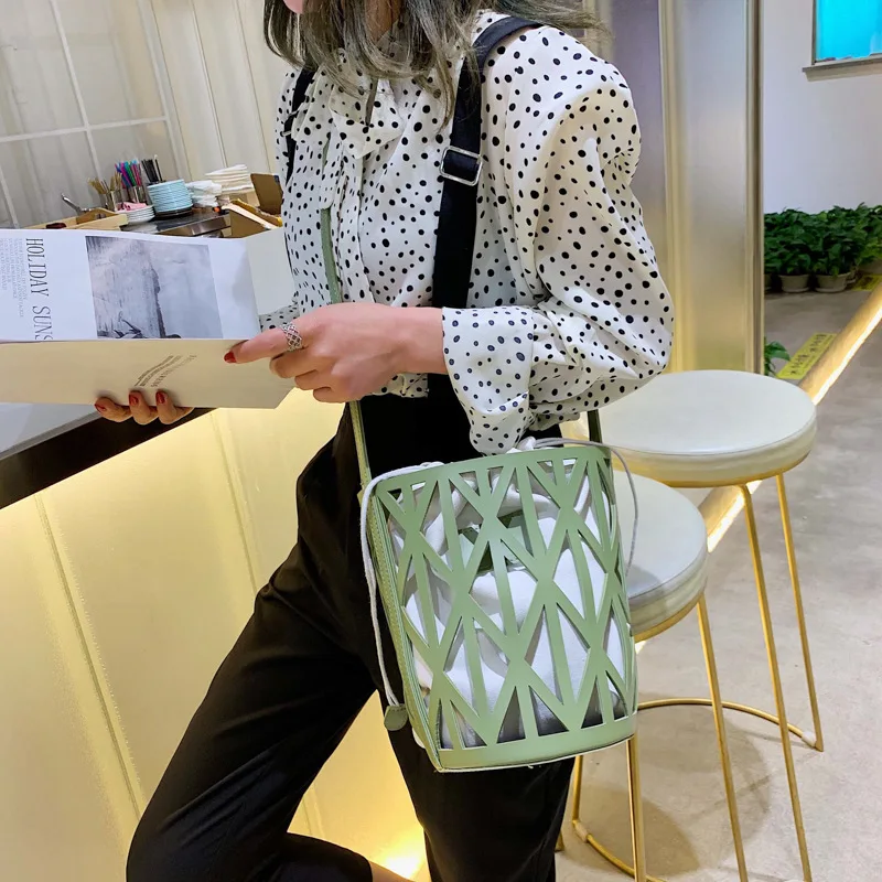 

Ins Hollow Basket Bag Fashion Net Red Lady Bag Personality Gril Bag Hollow Fishing Net Mother Bag