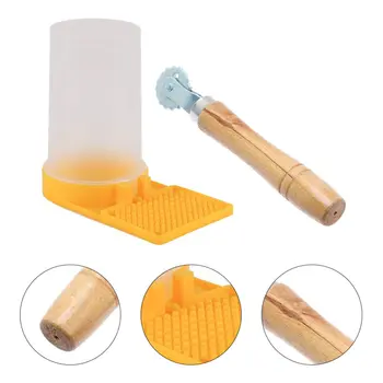 

2Pcs Bee Water Feeder Multifunctional Drinking Water Box Beekeeping Tool