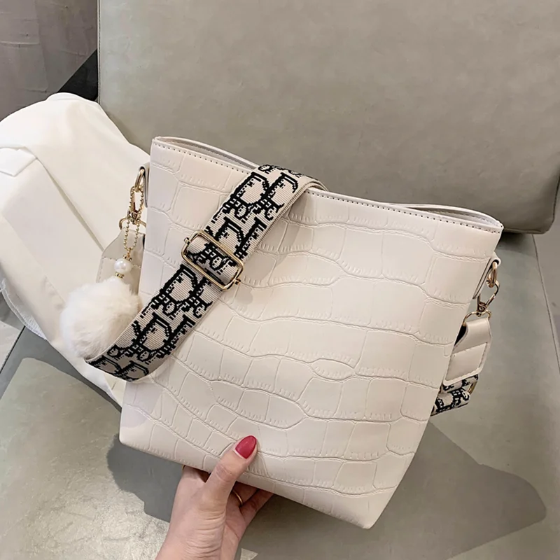 

Elegant White Stone Pattern Shoulder Bags for Women High Quality Leather Hairball Shopper Bag Lady Wide Strap Crossbody Handbag